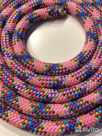 Гимнастическая скакалка