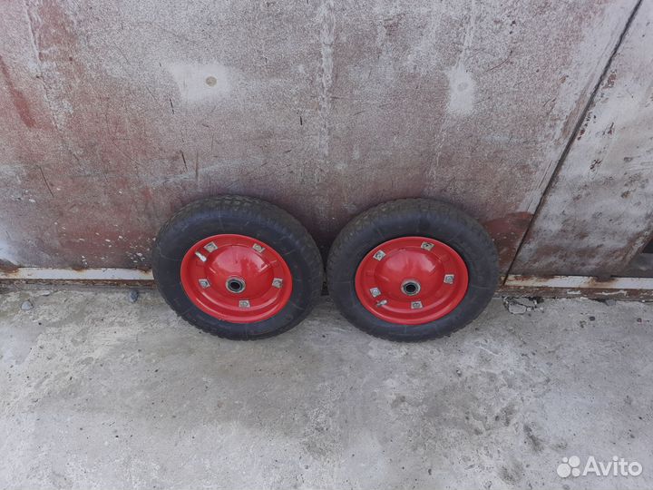 Колеса для садовой тачки немного бу