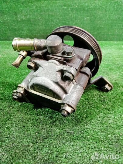 Насос гидроусилителя руля Toyota Alphard MNH10