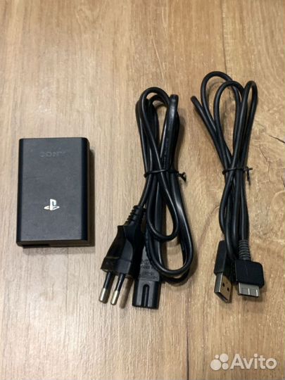 Оригинальное зарядное устройство доя Sony PS Vita