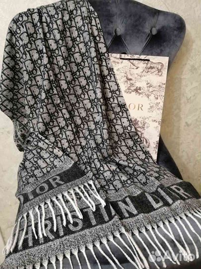 Палантин Christian Dior