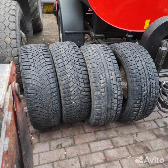 Michelin Latitude X-Ice North 235/55 R17