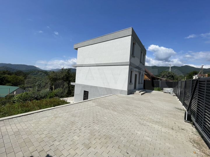 Дом 250 м² на участке 6 сот.