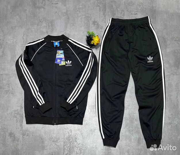 Спортивный костюм adidas