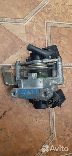 Дроссельная заслонка Mitsubishi Chariot 1999