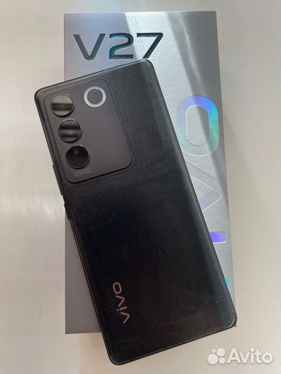 Телефон Vivo v27