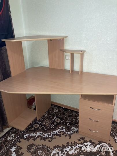 Компьютерный стол