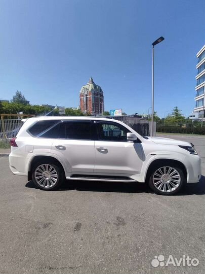 Lexus LX, 2016