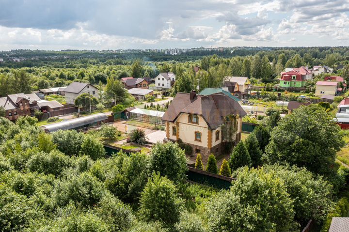 Дом 323 м² на участке 15 сот.