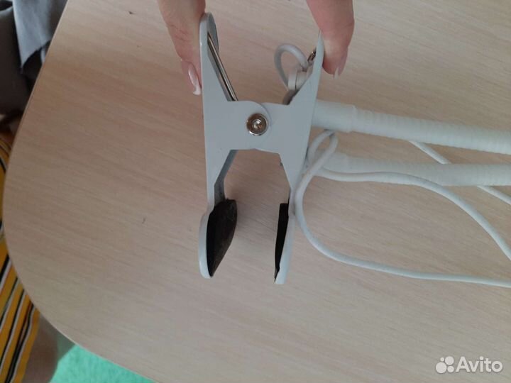 Настольная кольцевая лампа