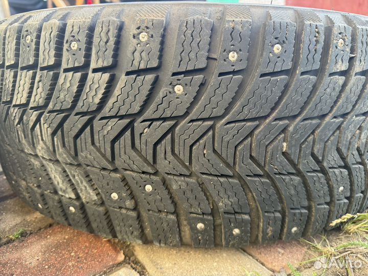 Michelin X-Ice North 3 215/50 R17