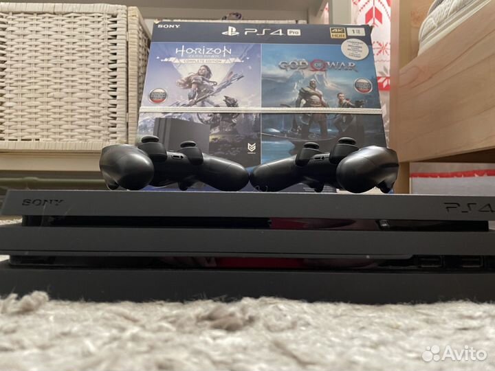 Sony playstation 4 pro 1tb + 2 игры