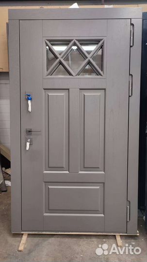 Дверь входная металлическая в квартиру, дом