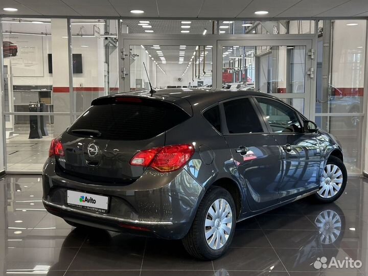 Opel Astra 1.6 МТ, 2013, 250 000 км