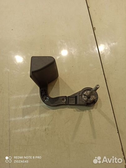 Рычаг(ручка) регулирования высоты рулевой колонки