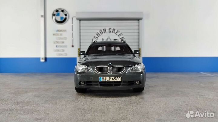 Bmw 5-series e61 Kyosho grey 1:18