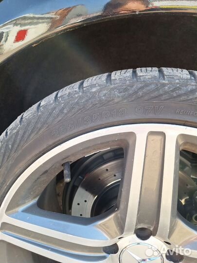 Yokohama W.Drive V902B 245/40 R18 и 265/35 R18