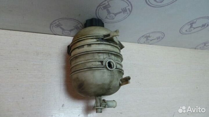 Расширительный бачок системы охлаждения Peugeot