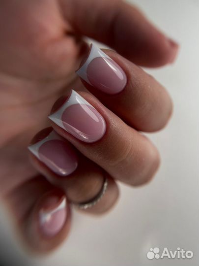 Маникюр с покрытием гель-лак, укрепление гелем