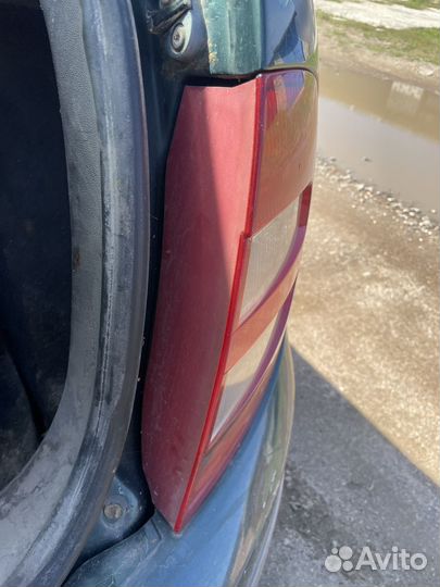 Фонарь правый Skoda Fabia 2001г Хетчбэк