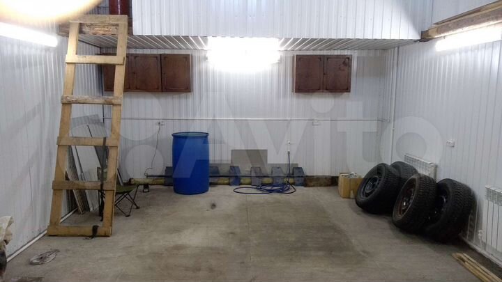 Гараж, > 30 м²