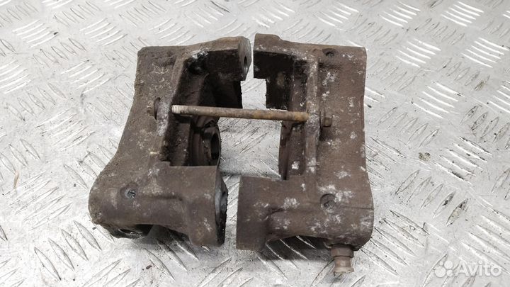 Суппорт задний левый для Peugeot-Citroen C5 1