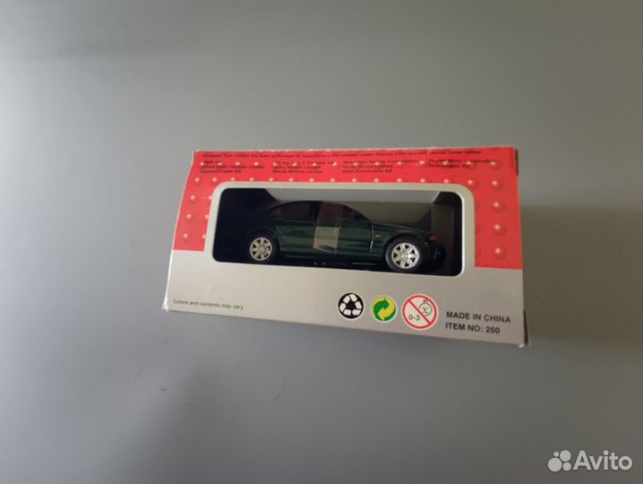 Модель автомобиля BMW, 1:43