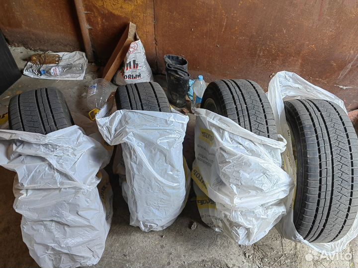 R18 Triangle PL02 235/45, PCD 5x114.3 DIA 70.1