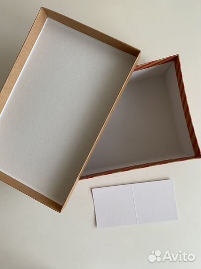 Новогодняя коробка подарочная