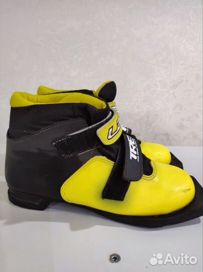 Лыжные ботинки классические