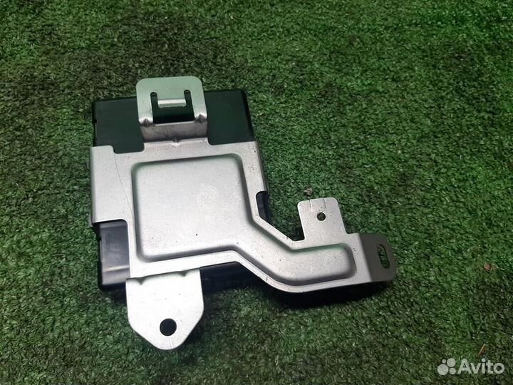 Блок электронный Mitsubishi Grandis 2008