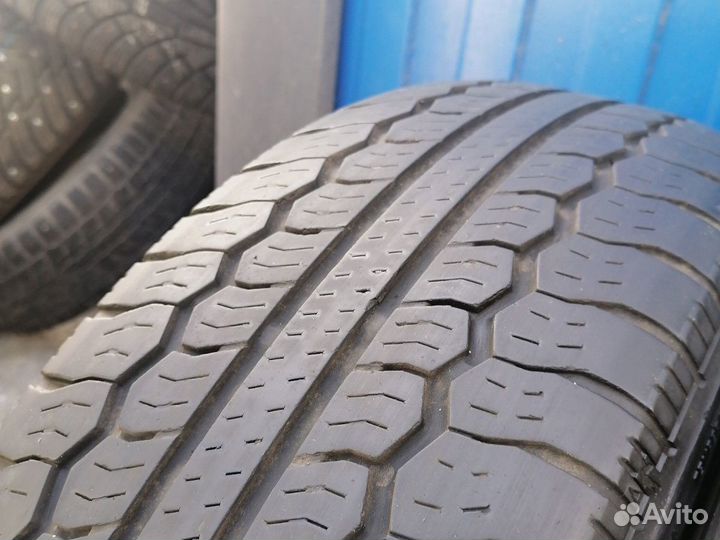 Nexen CP 521 215/65 R17 104T