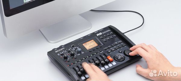 Портастудия Zoom R8