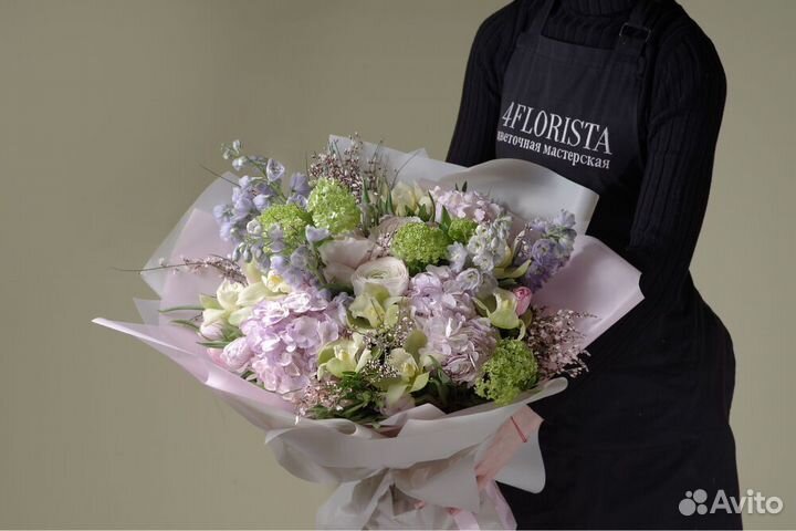 Букеты с розами и гортензией. Доставка/самовывоз