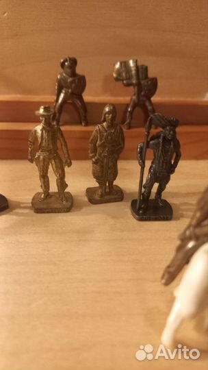 Металлические солдаты из киндера