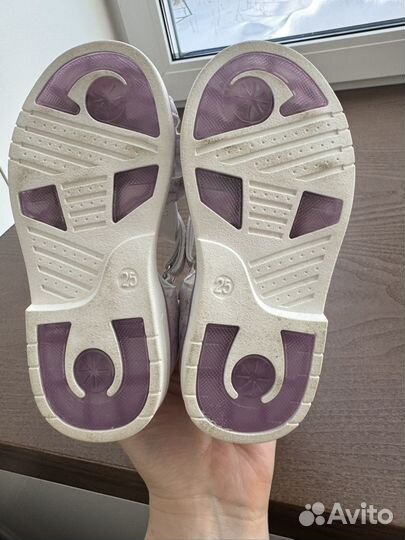 Сандалии для девочки 25 размер новые