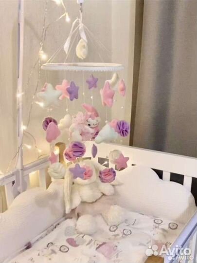 Мобиль в кроватку из фетра