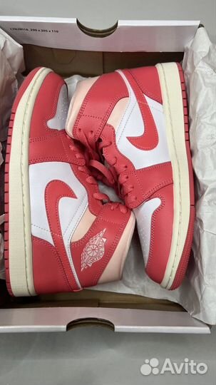 Кроссовки Jordan 1 Mid “Strawberries & Cream”