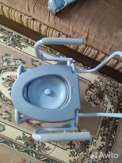 Санитарное кресло туалет