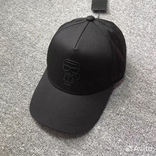 Karl lagerfeld бейсболка