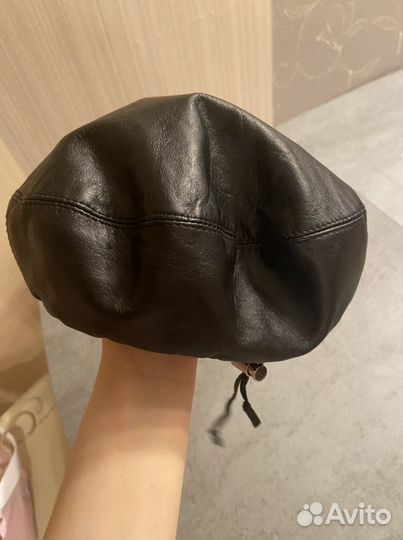 Берет из натуральной кожи,один размер