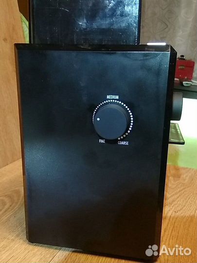 Жерновая кофемолка DeLonghi KG79