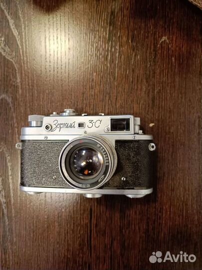 Плёночные фотоаппараты Зоркий 3-С и Зенит Е