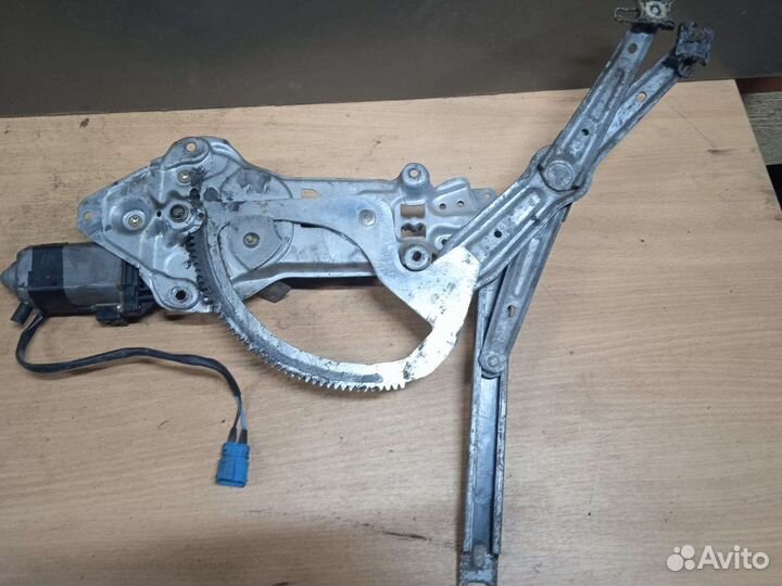 Стеклоподъёмник передний левый bmw 5 E34 бмв 5 E34