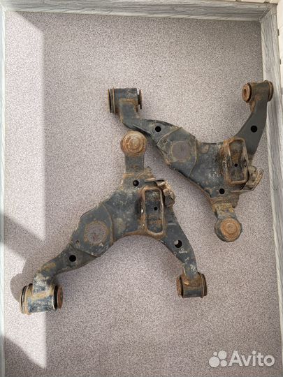 Рычаги передней подвески Lexus GX470 2007