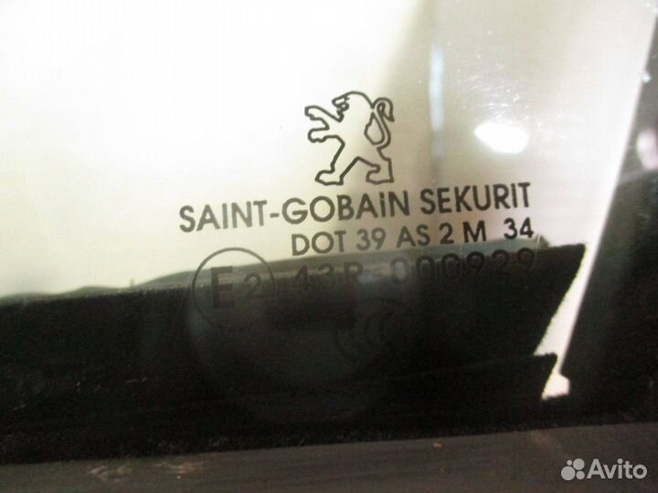 Стекло двери передней левой Peugeot 308