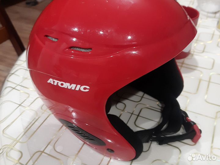 Горнолыжный шлем