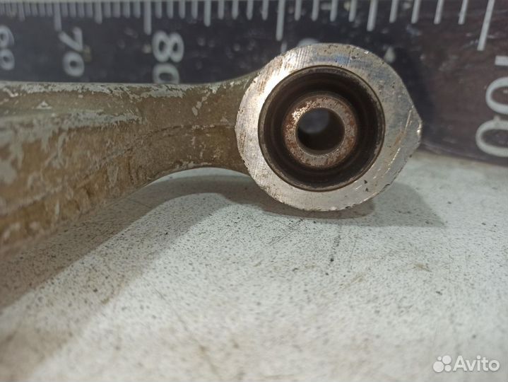 Рычаг задний верхний левый