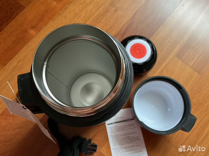 Термос 1,2 литра,новый,нержавстальной,с помпой