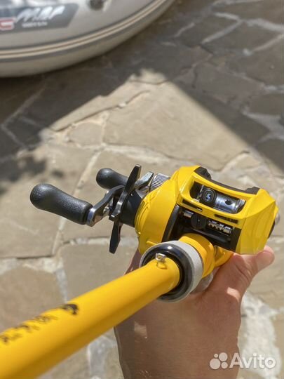 Спинниг yellow APE желтый 240см на щуку